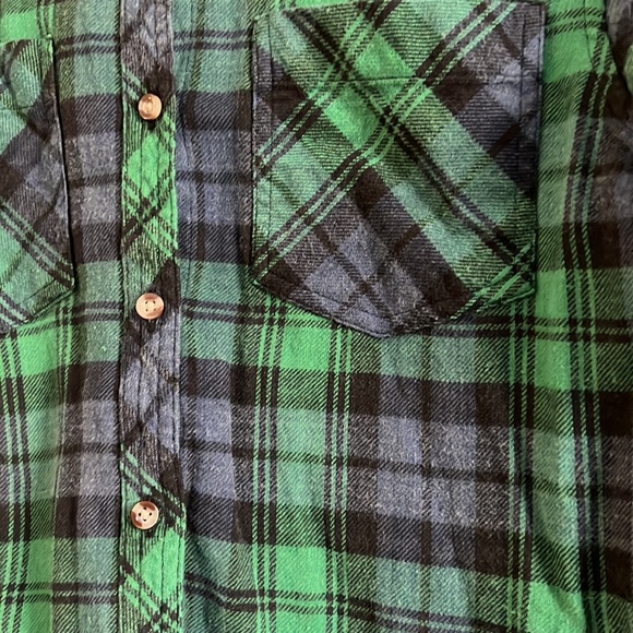 High Low Plaid Button Down (S) - Picture 2 of 5